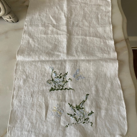 Vintage Embroidered Hand Towels Floral Print - Picture 8 of 9